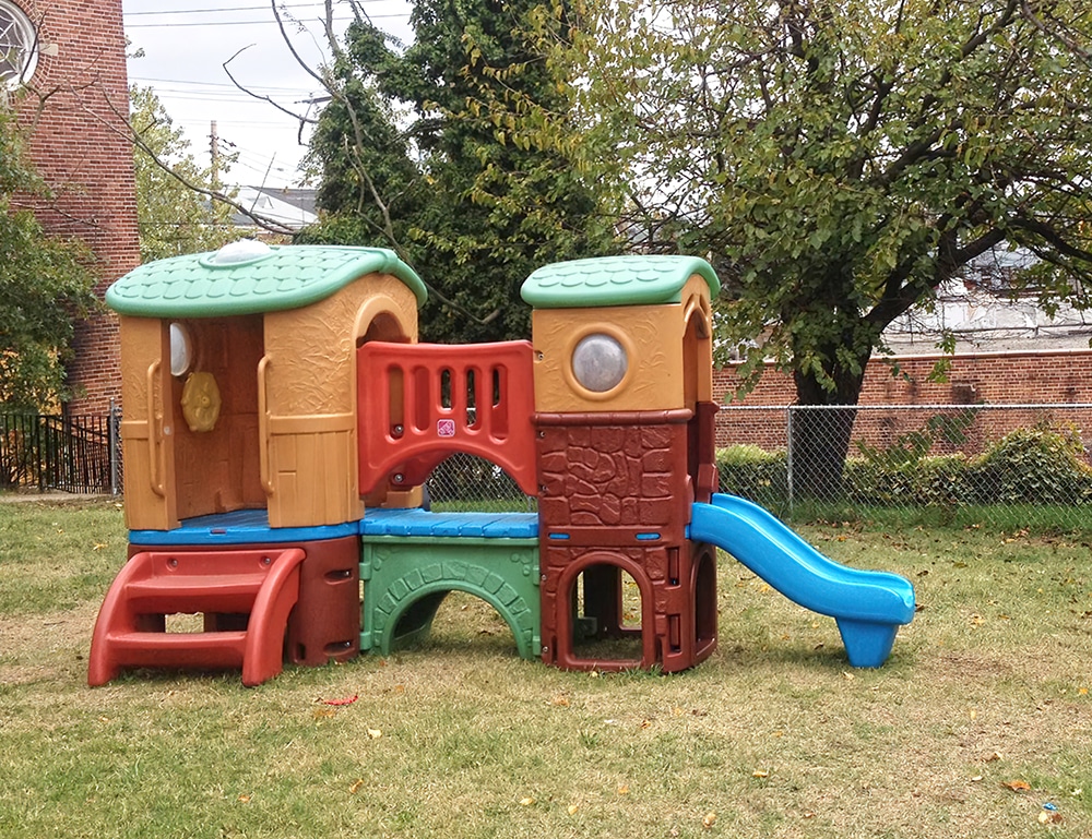 Indoor & Outdoor Play Areas Build Motor Skills & Muscles